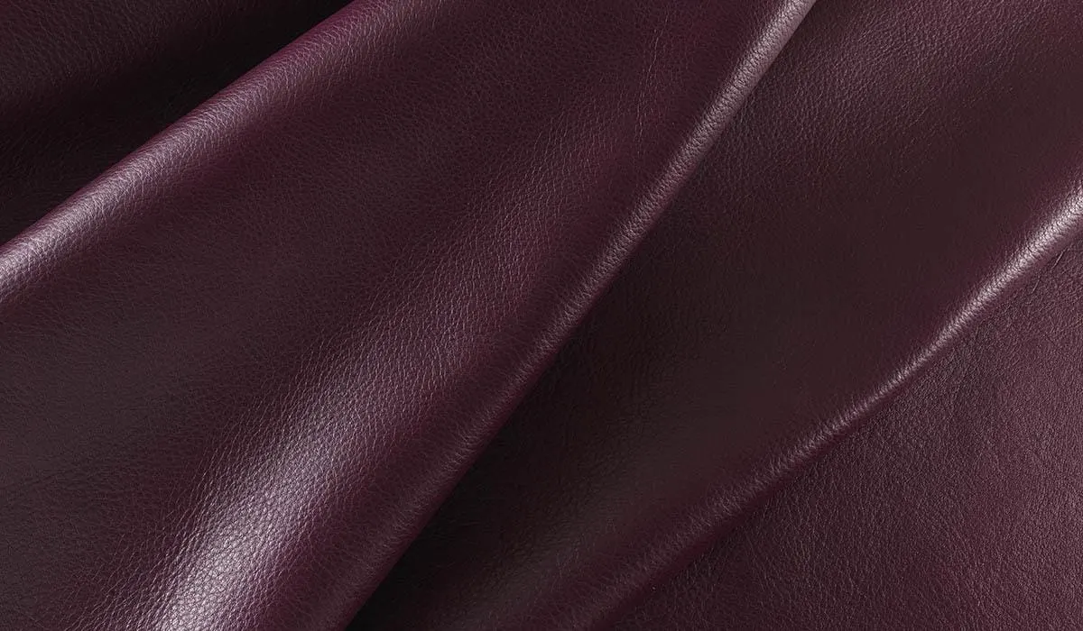VICUGNA · Vegetable-tanned leather for leather goods and footwear